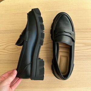 Crown Vintage Lane Loafers | Black | Women’s 6.5